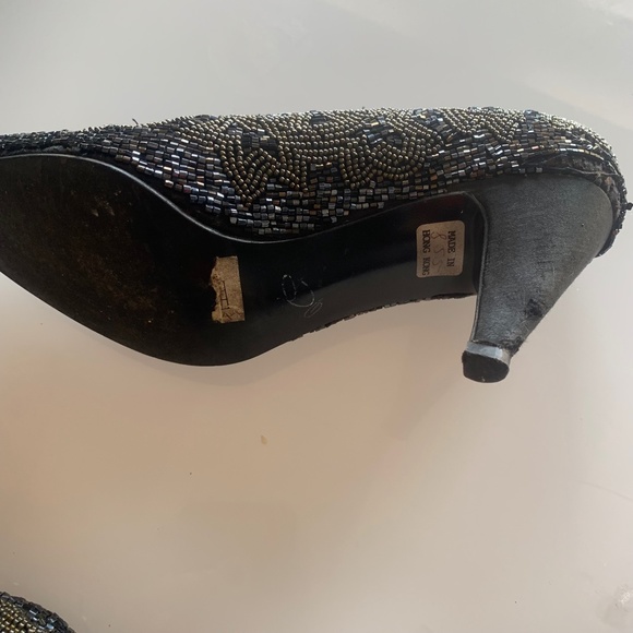 VINTAGE Caparros swirling beaded heels - Picture 9 of 11